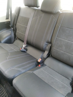 Coprisedili di classe Premium per Mitsubishi Pajero v80 3 porte (2006+)